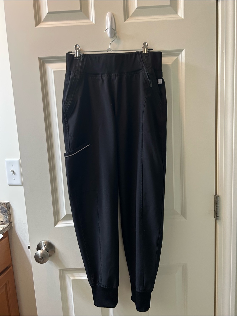 Scrubs Women's Black Jogger Track Pants